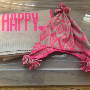 Old navy matching hat and scarf
